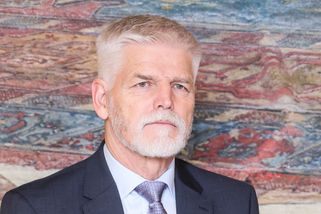 Macinka obviněn Petrem Pavlem z vydírání: Prezident ukázal esemesky a povolal právníky!